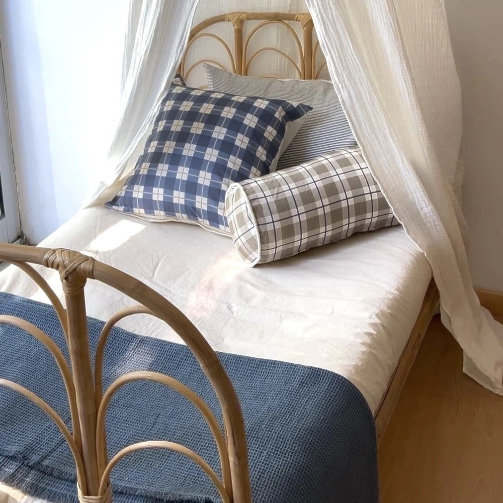 Kit almohadones con pie de cama escoces azul
