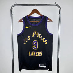 Camiseta Regata Los Angeles Lakers Preta Com Detalhes Em Amarelo e Roxo - Masculina