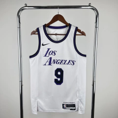 Camiseta Regata Los Angeles Lakers Branca Com Detalhes Preto e Roxo - Masculina