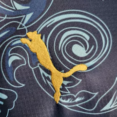Camisa Itália Edição especial Versace 22/23 - Torcedor Adidas Masculina - Azul com detalhes em dourado - loja online