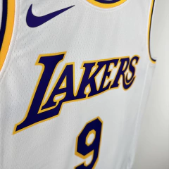 Camiseta Regata Los Angeles Lakers Branca Com Detalhes Azul e Amarelo - Masculina on internet