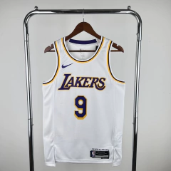 Camiseta Regata Los Angeles Lakers Branca Com Detalhes Azul e Amarelo - Masculina