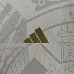 Camisa Real Madrid Edição Especial 23/24 - Torcedor Adidas Masculina - Branca com detalhes em dourado - Skull Sports