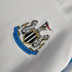 Camisa Retrô Newcastle II 1999/2000 - Masculina Adidas - Branca com detalhes em azul - comprar online