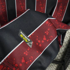 Camisa Retrô Manchester City II 07/08 - Masculina - Preta com detalhes em vermelho