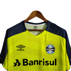 Camisa Grêmio Treino 22/23 Torcedor Umbro Masculina - Verde Com preto e azul - Skull Sports