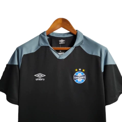 Camisa Grêmio Treino 23/24 - Torcedor Umbro Masculina - Preta com detalhes em cinza - Skull Sports