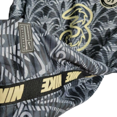 Camisa Chelsea Edição Especial 22/23 - Torcedor Nike Masculina - Preto com detalhes cinza e dourado - Skull Sports