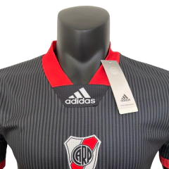 Camisa River Plate Coleção Especial 23/24 - Jogador Adidas Masculina - Preta com detalhes em branco e vermelho en internet
