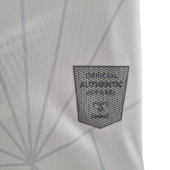 Camisa Southampton I 22/23 - Torcedor Hummel Masculina - Branca com detalhes em vermelho e preto - buy online