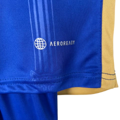 Kit Infantil Leicester Adidas I Adidas 23/24 - Azul com detalhes em branco e dourado - Skull Sports