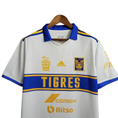 Camisa Tigres do México I 22/23 - Torcedor Adidas Masculina - Branca com detalhes em amarelo e azul - Skull Sports