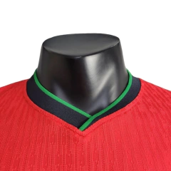 Image of Camisa Seleção de Portugal I 24/25 - Jogador Nike Masculina - Vermelha com detalhes em verde