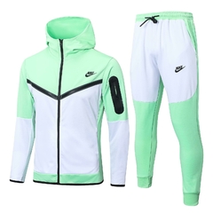 Conjunto Nike Tech Fleece Verde Claro e Branco
