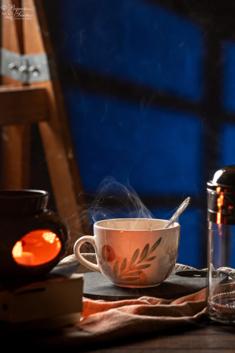 Tazón de cerámica, modelo hojas pintadas.

Medidas: 8 cm de alto x 11 cm de diámetro.