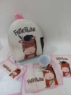 Mochila con bolsillo y tiras + Kit completo Caballito Indio - comprar online