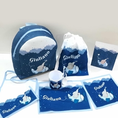 Mochila ilustrada con bolsillo + kit completo - tienda online