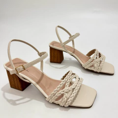 13596 Sandália Off White Salto Fachetado na internet