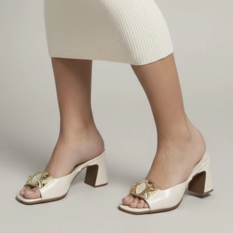 Sandália Open Mule Off White Enteite Dourado - 13873