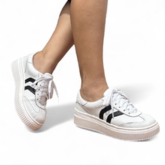 Tênis de Couro Branco Listras Pretas - 13787 - comprar online