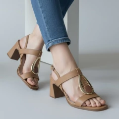 Sandália Caramelo Enfeite Dourado - 13875