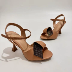 13500 Sandália Nude Salto Taça Brilho - comprar online