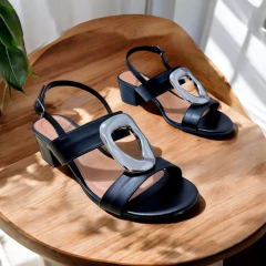 Sandália Preta Enfeite Onix - 13767