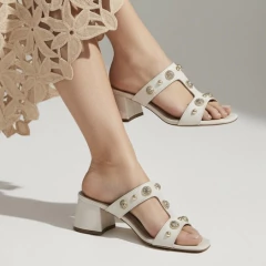 Sandália de Couro Off White Enf Madrepérola 13884 - comprar online