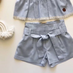 SHORT MAGUI LINO CELESTE en internet