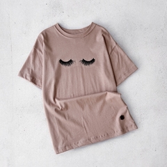 REMERA OVERSIZE LASHES en internet