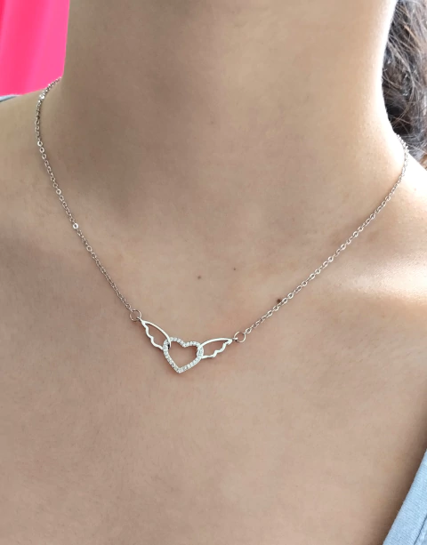 Collar corazón con alas - comprar online