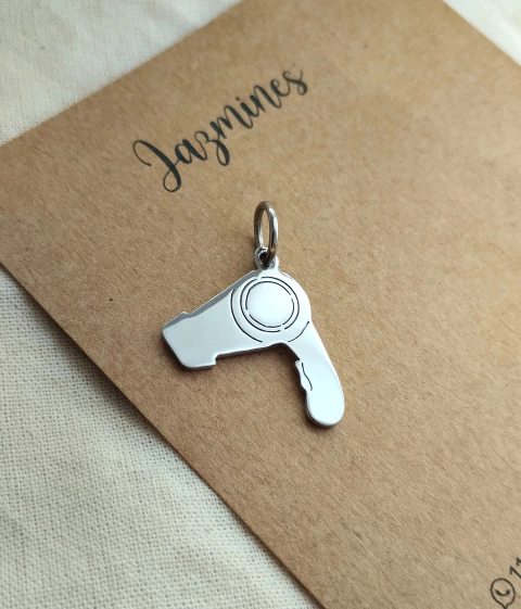 Dije secador pelo (No incluye cadena) - comprar online