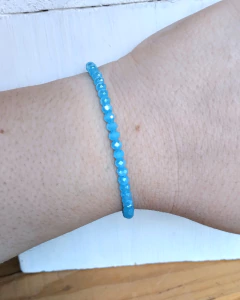 Pulsera de cristales celeste en internet