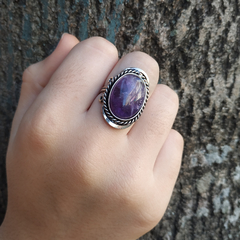 Anillo amatista oval c borde regulable