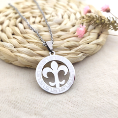 Dije Flor de Lis con guarda (No incluye cadena)
