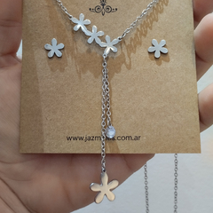 Conjunto collar corbatero + aros Flores - Jazmines