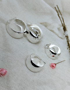 Aros argollas anchas Ludmi acero blanco - comprar online