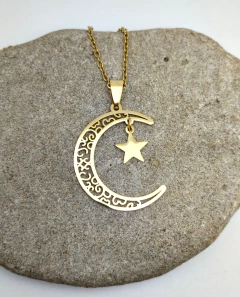 Dije Luna con estrella (no incluye cadena) acero dorado