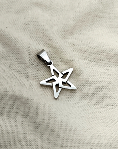 Dije estrella calada 18mm