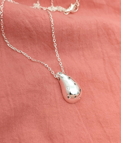 Collar gota con cubics acero blanco en internet
