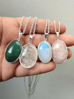 Dije piedra oval con baño de plata (no incluye cadena) - Jazmines