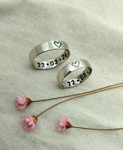 Anillos alianza par cinta con grabado artesanal en internet