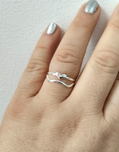 Anillo corazoncito con onda acero blanco abierto
