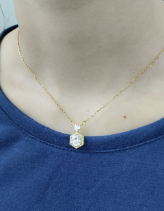 Collar Cubic hexágono acero dorado - comprar online