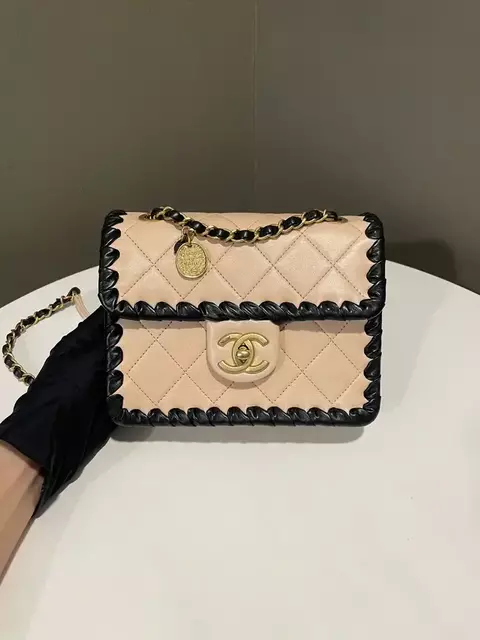 Bolsa Chanel Whipstitch My Own Mini Frame