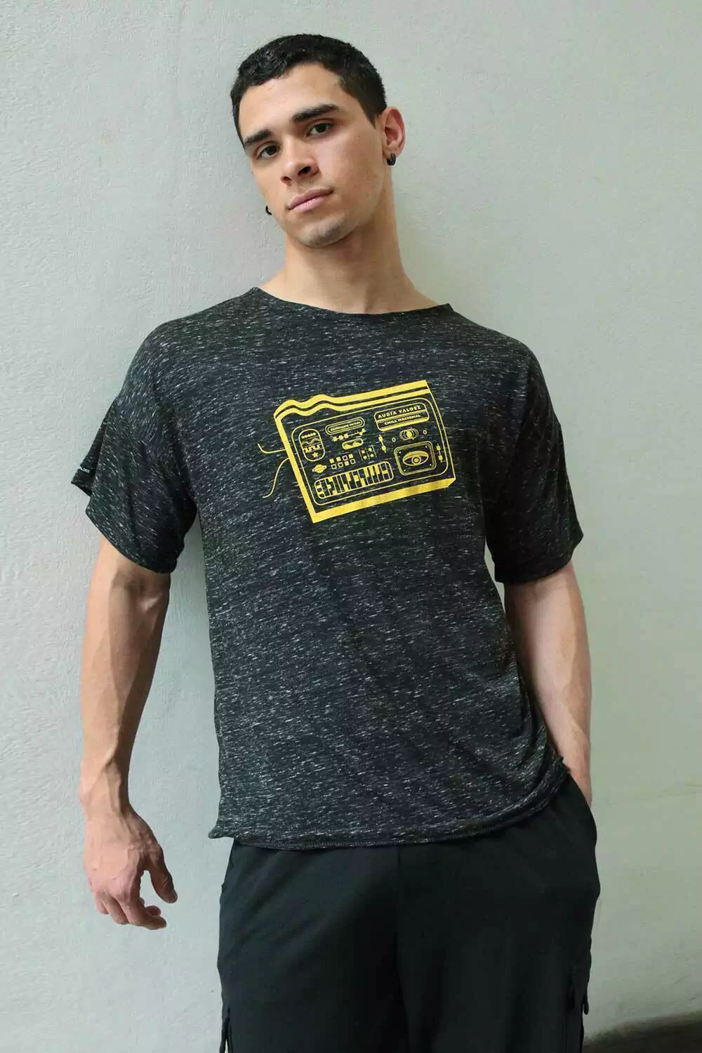 Remera Chill - midi nacional (negro jaspeado)
