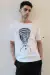 Remera Chill - cara dedo (blanco)