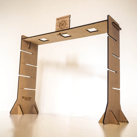 GuayaStand soporte para celular fotos encuadre marca con tu logo inscripcion  emprendedor emprendimiento identificador empresa grabado grabadas qr madera cocina filmar grabar manos libres cuchuflito roberto stand telefono movicom coso de fotos fotografia