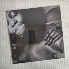 Front 242 – Two In One Vinil Clear 2024 na internet