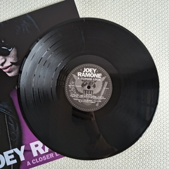 Joey Ramone – A Closer Look Vinil Novo - Anomalia Distro